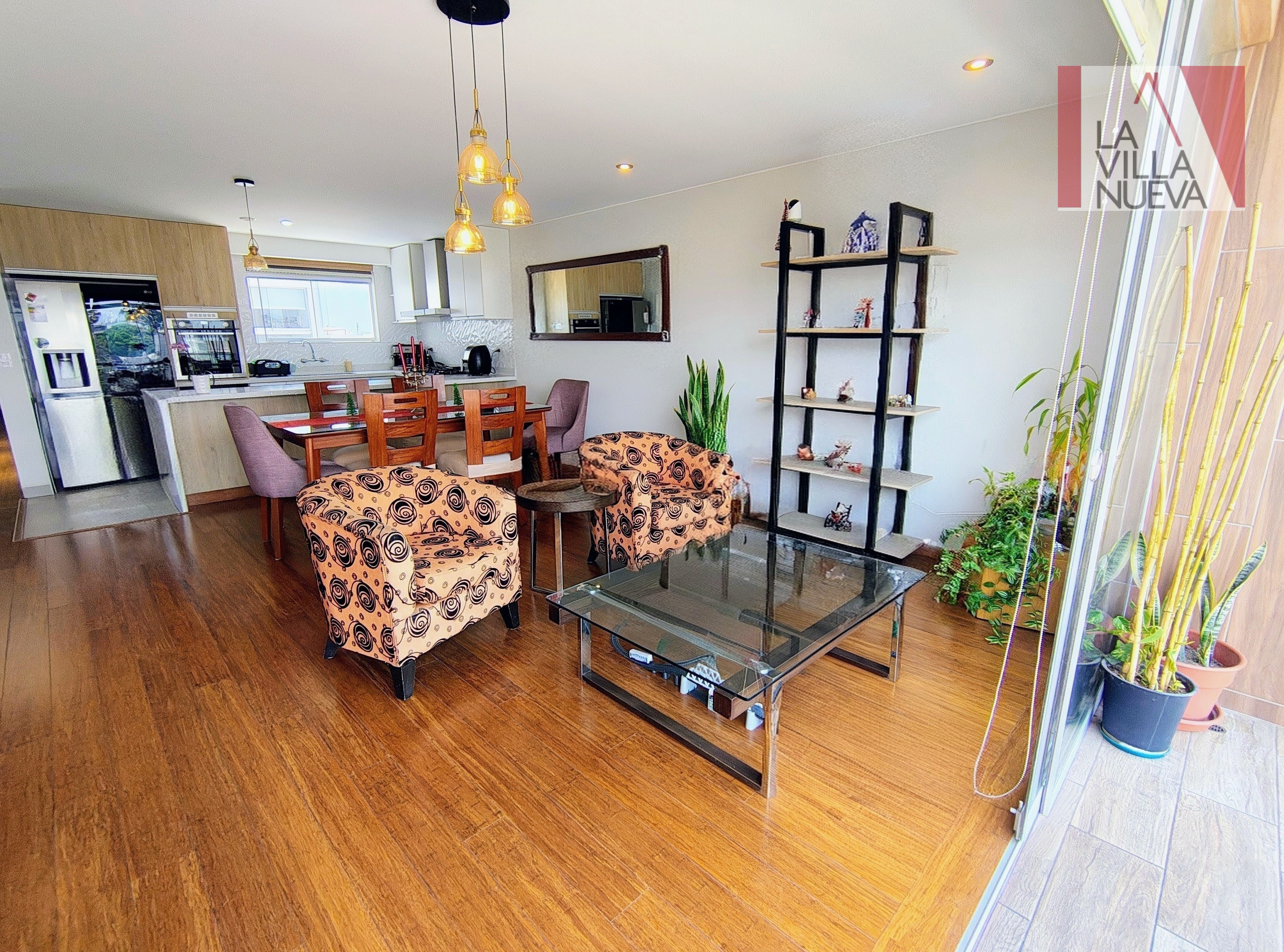 DUPLEX A PASOS DE PARQUE, CERCA A CHACARILLA, CON TERRAZA