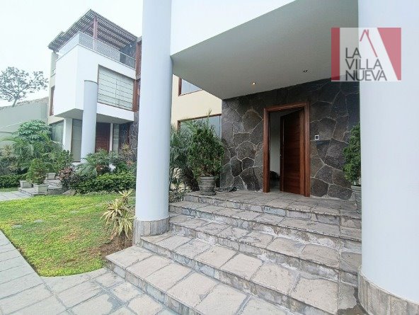 CASA EN CONDOMINIO CON TERRAZA, PISCINA Y JARDIN