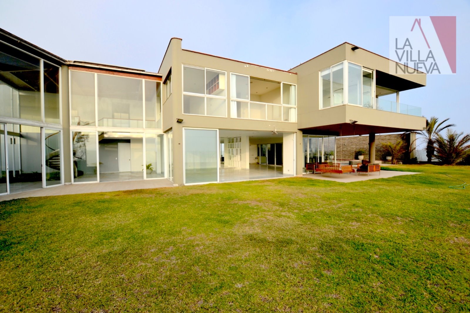 LAS CASUARINAS, CASA DE 2 PLANTAS CON 5 DORMITORIOS Y PISCINA