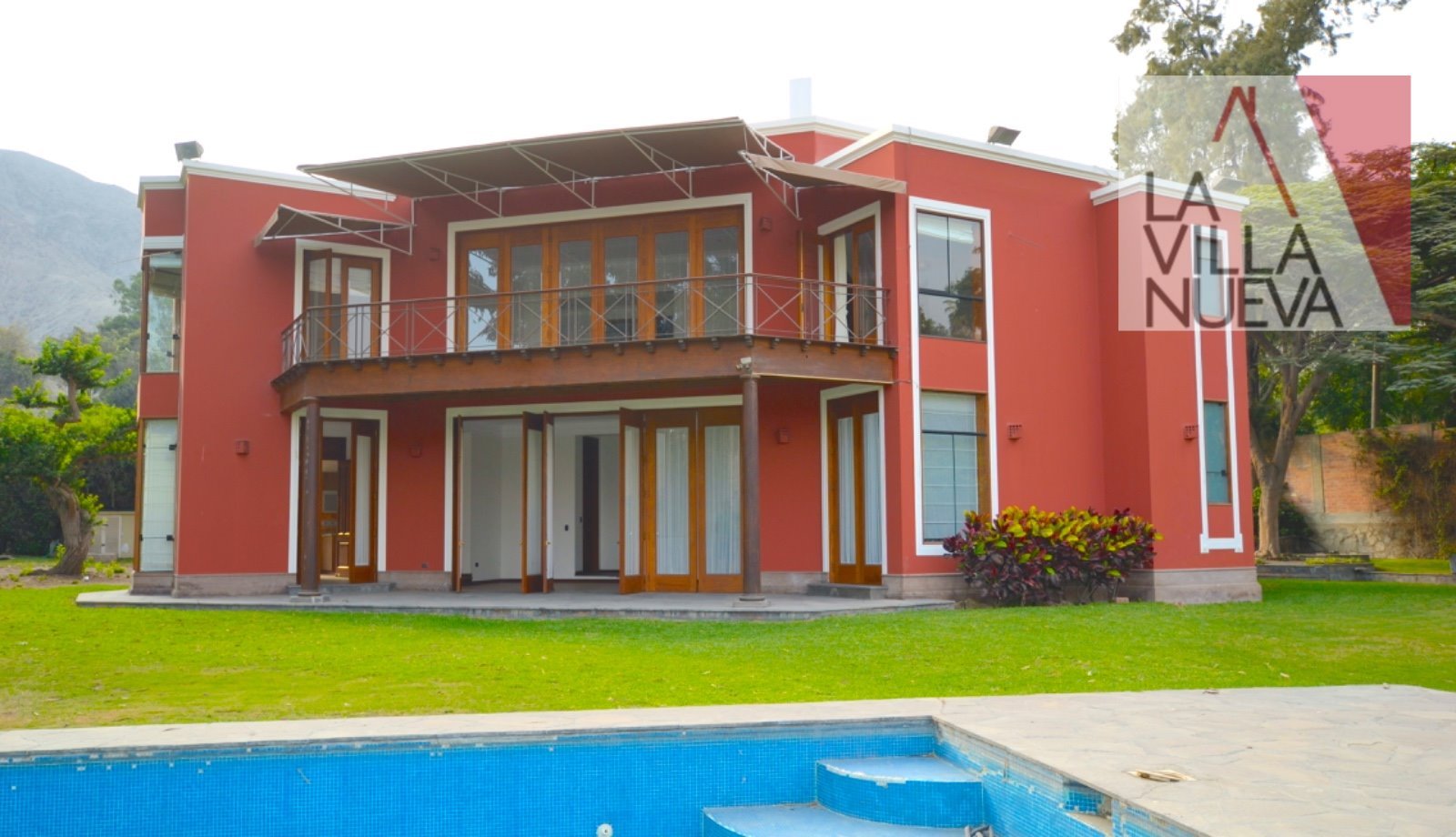 CASA EN LA PLANICIE, EN ZONA SEGURA, CON PISCINA Y TERRAZA