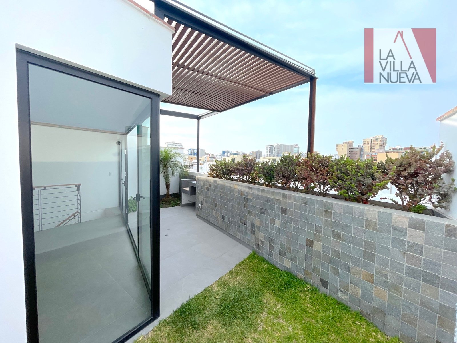 MIRAFLORES, CERCA A MALECON, DUPLEX DE EXTRENO CON TERRAZA AMPLIA