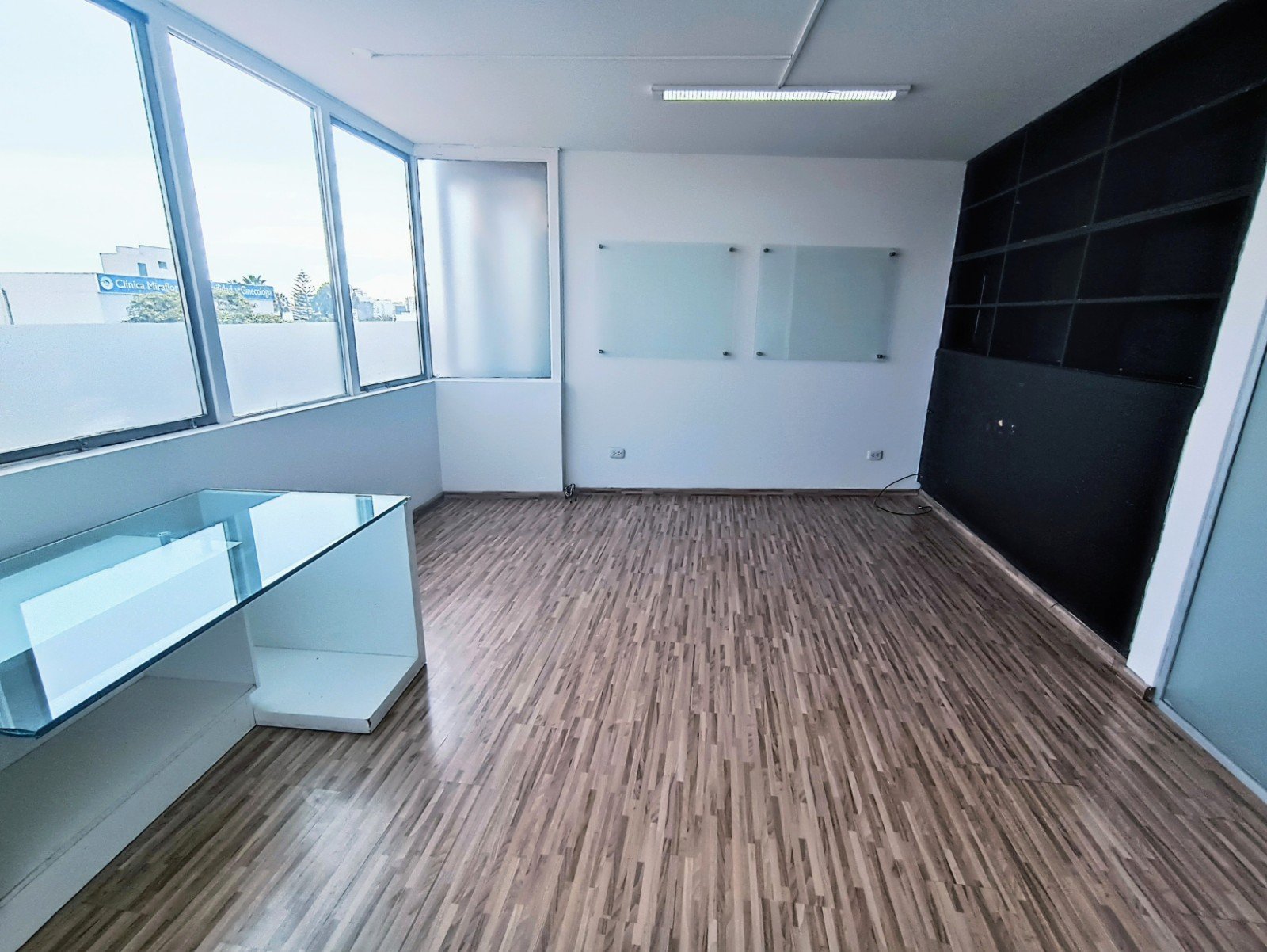 Oficina en Benavides, La Aurora Super Centrico